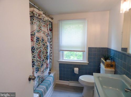 2390 Grandview Rd, York PA  17403-5109 exterior