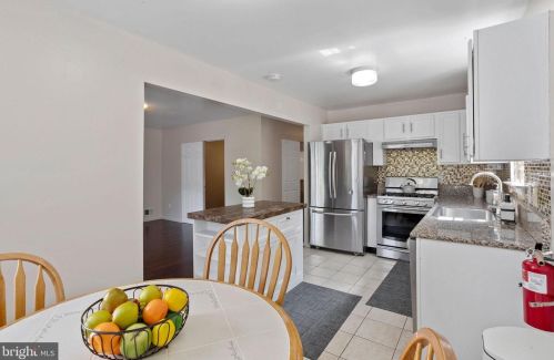 23 Grant Way, Princeton NJ  08540-1667 exterior
