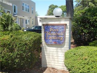 30 Bassett St, Milford, CT 06460-6471