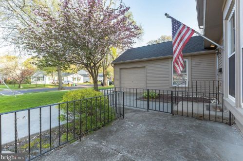 241 Nassau Dr, Tavistock, NJ 08033-3969