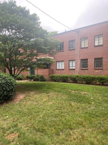 1390 Chalmette Dr, Atlanta, GA 30306-2550