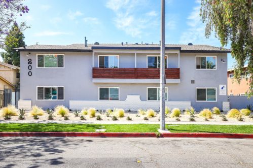 200 Wakefield Ave, Anaheim, CA 92802-4224