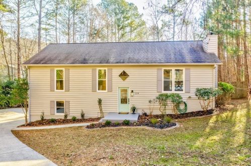 1214 Trout Dr, Holly Springs, GA 30189-5434