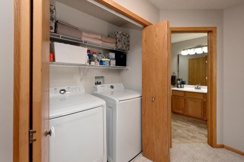 4275 Merrimac Ln, Minneapolis MN  55446-1362 exterior