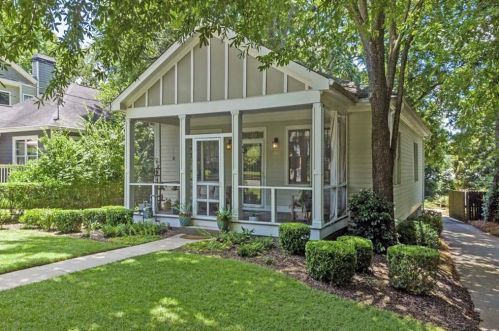 2037 Dunwoody St, Atlanta, GA 30317-1115