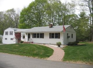 2 Phinney Ln, Kensington, NH 03833-4716