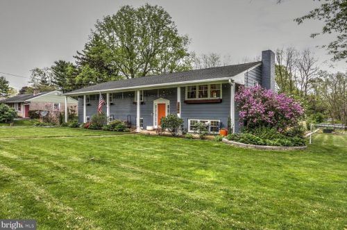 2502 Saddle Dr, Lancaster PA  17601-4827 exterior