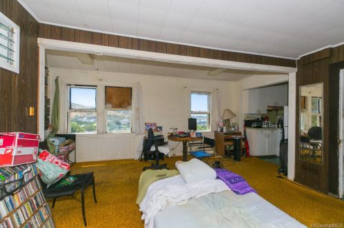 2021 Kakela Dr, Honolulu HI  96822-2158 exterior