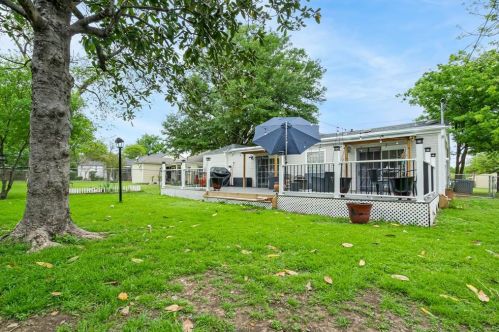 3625 White Settlement Rd, Fort Worth TX 76107-1157 exterior