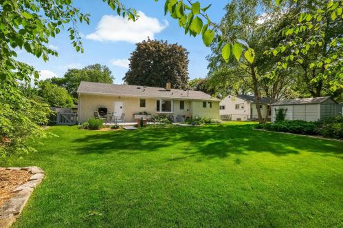 1007 Edgewater Ave, Saint Paul MN  55126-8119 exterior