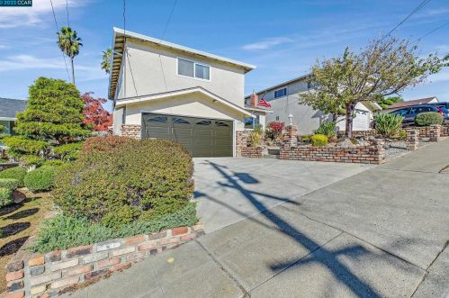 5010 Foxboro Dr, Hayward, CA 94546-1417