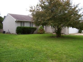 3201 Amy Dr, Champaign, IL 61822-1869