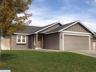 6409 Mission Ridge Dr, Pasco, WA 99301-8040