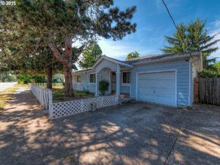 8105 Tibbetts St, Portland OR  97206-2225 exterior