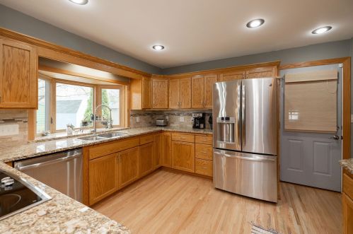 4266 Jasper Dr, Saint Paul MN  55122-2011 exterior