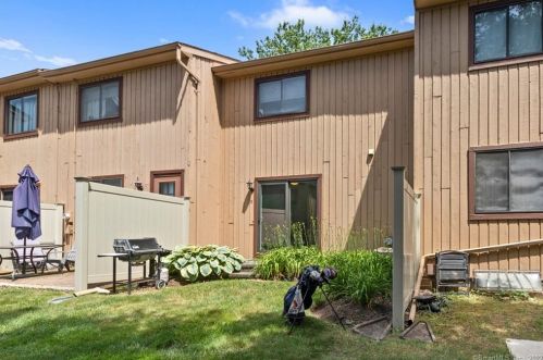 13 Orangewood, Derby CT  06418-2614 exterior