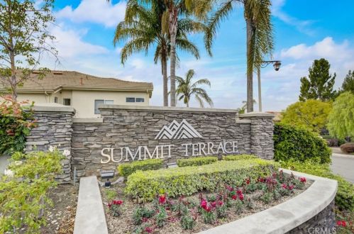 949 Lone Pine Ln, Anaheim CA  92808-2309 exterior