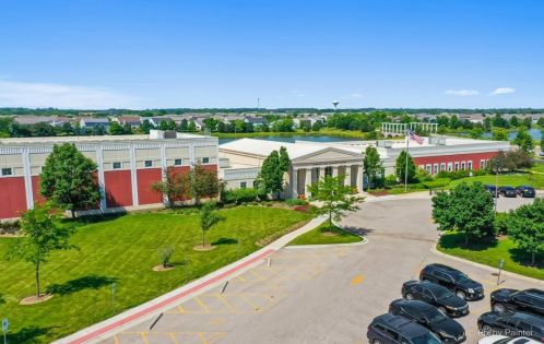 439 Westport Dr, Pingree Grove IL  60140-9172 exterior