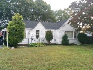 30 Parade Rd, Warwick, RI 02886-9626