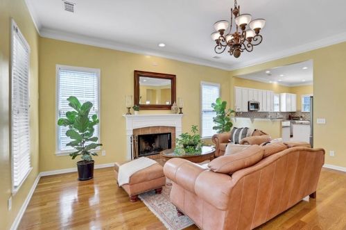 201 Bowen Cir, Atlanta GA  30315-2603 exterior