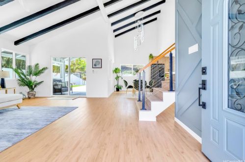 6847 Niumalu Loop, Honolulu HI  96825-1642 exterior