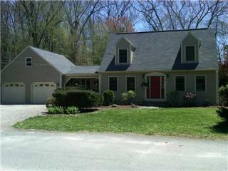 2 Chamberlain St, Providence, RI 02919-1300