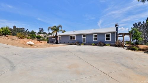 2018 Crest Dr, El Cajon, CA 92021-4308