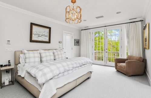 672 Lake Ave, Greenwich CT  06830-3854 exterior