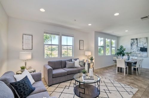 6948 Feldspar Pl, Carlsbad, CA 92009-5212