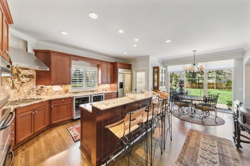 964 Scarsdale Ct, Arlington Hts, IL 60005-2700