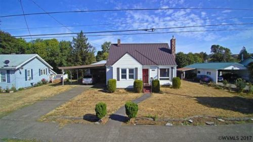 213 Harney St, Sheridan, OR 97378-1921