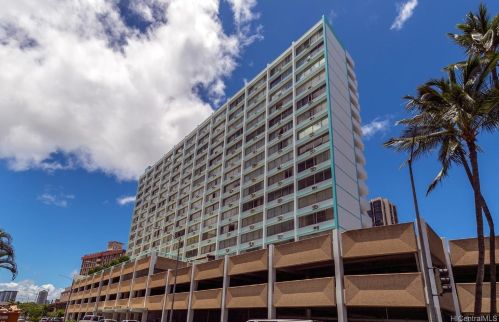 1560 Kanunu St, Honolulu HI  96814-3244 exterior