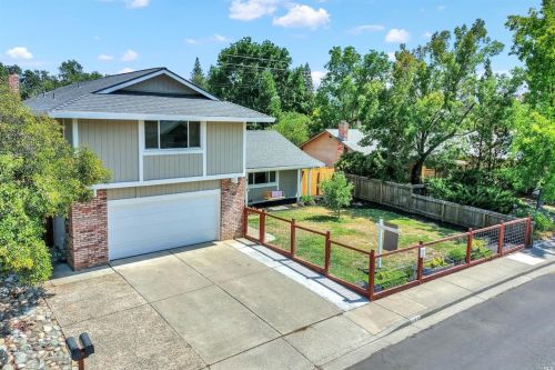 161 Seneca Way, Vacaville, CA 95688-2430