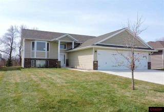 156 Foxfire Dr, Mankato, MN 56001-6892