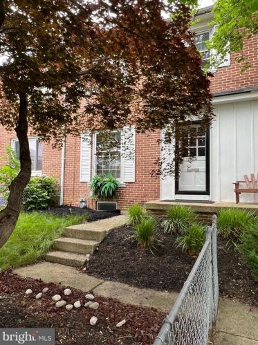 729 Rockland St, Lancaster, PA 17602-4525