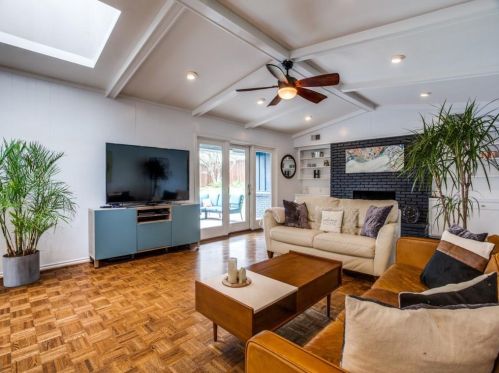 9733 Estate Ln, Dallas TX  75238-1849 exterior