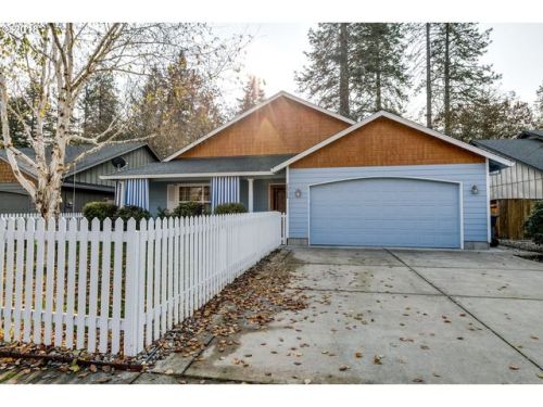 25246 Corky Ln, Veneta, OR 97487-8715