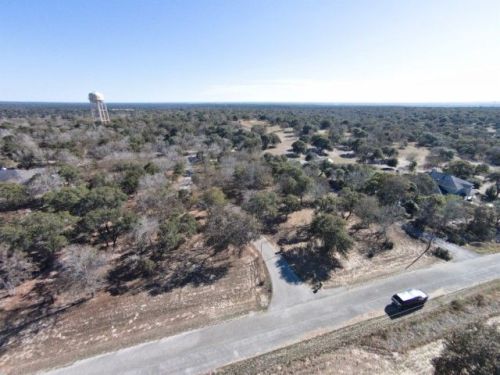 1309 Fox Glove Ct, Adkins, TX 78101-2611