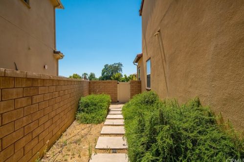 607 Vosburg Dr, Irwindale, CA 91702