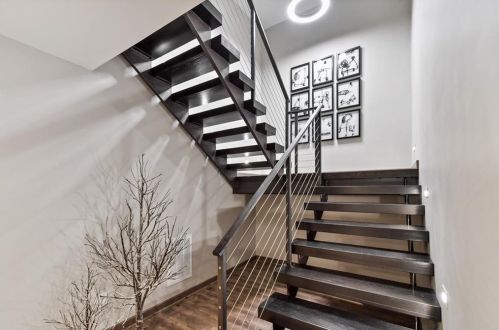 800 Lake Summit Dr, Atlanta GA  30342-1975 exterior