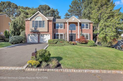 71 Hawthorne Ave, Holmdel Village, NJ 07733-1061