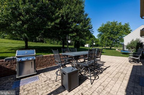 544 Bald Eagle Ct, Lancaster PA  17601-1180 exterior