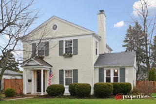 109 Maple Ave, Highwood, IL 60040-1929