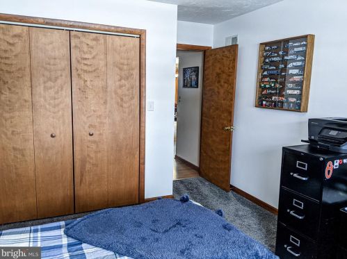 18 Sycamore Ln, Hanover PA 17331-4937 exterior