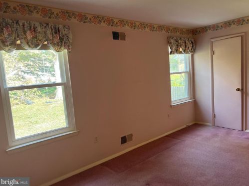 616 Piping Rock Dr, Silver Spring MD 20905-5863 exterior