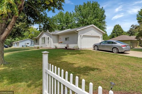 901 Olena Ave, Willmar, MN 56201-4612