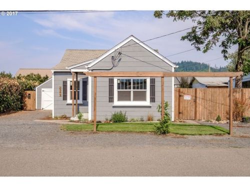 2349 Porter St, Lebanon OR  97355-3020 exterior