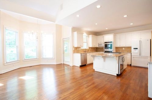 807 Brookhaven Springs Ct, Atlanta GA  30342-3551 exterior