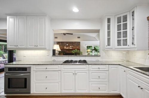 4660 Hitching Post Trl, Atlanta GA  30342 exterior