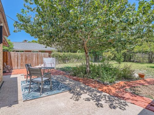 2700 Dunbarton Dr, Austin TX  78723-2235 exterior